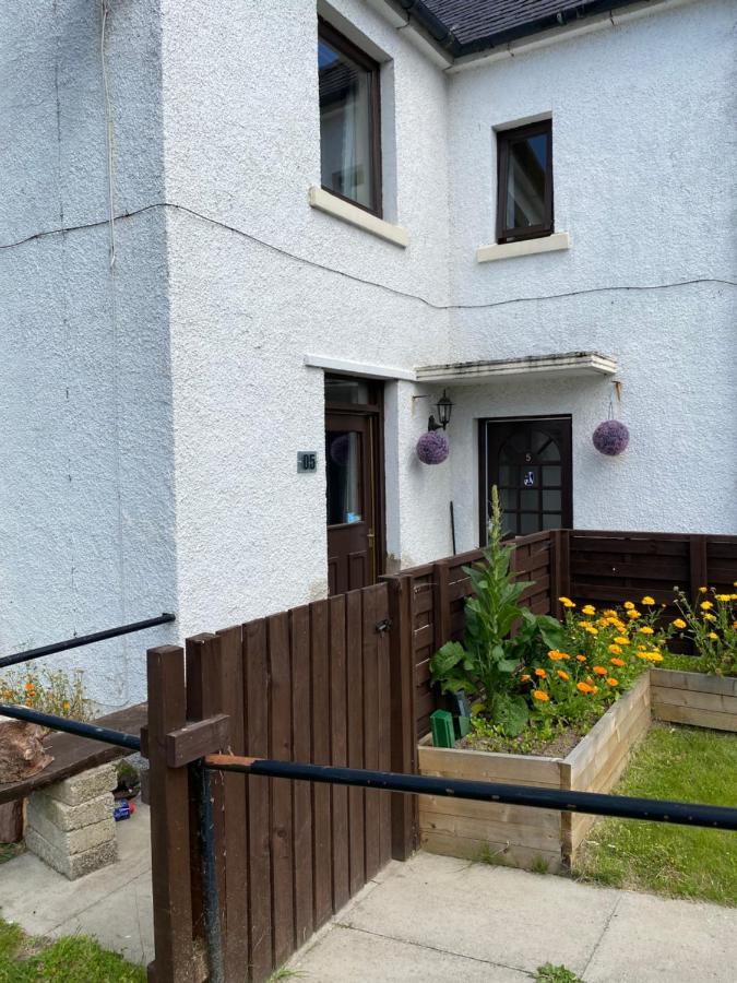 No 5 Newly Refurbished 4 Bedroom House Cononbridge المظهر الخارجي الصورة
