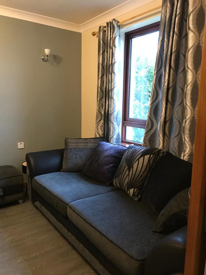 No 5 Newly Refurbished 4 Bedroom House Cononbridge المظهر الخارجي الصورة