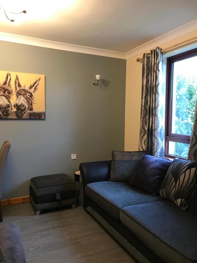 No 5 Newly Refurbished 4 Bedroom House Cononbridge المظهر الخارجي الصورة